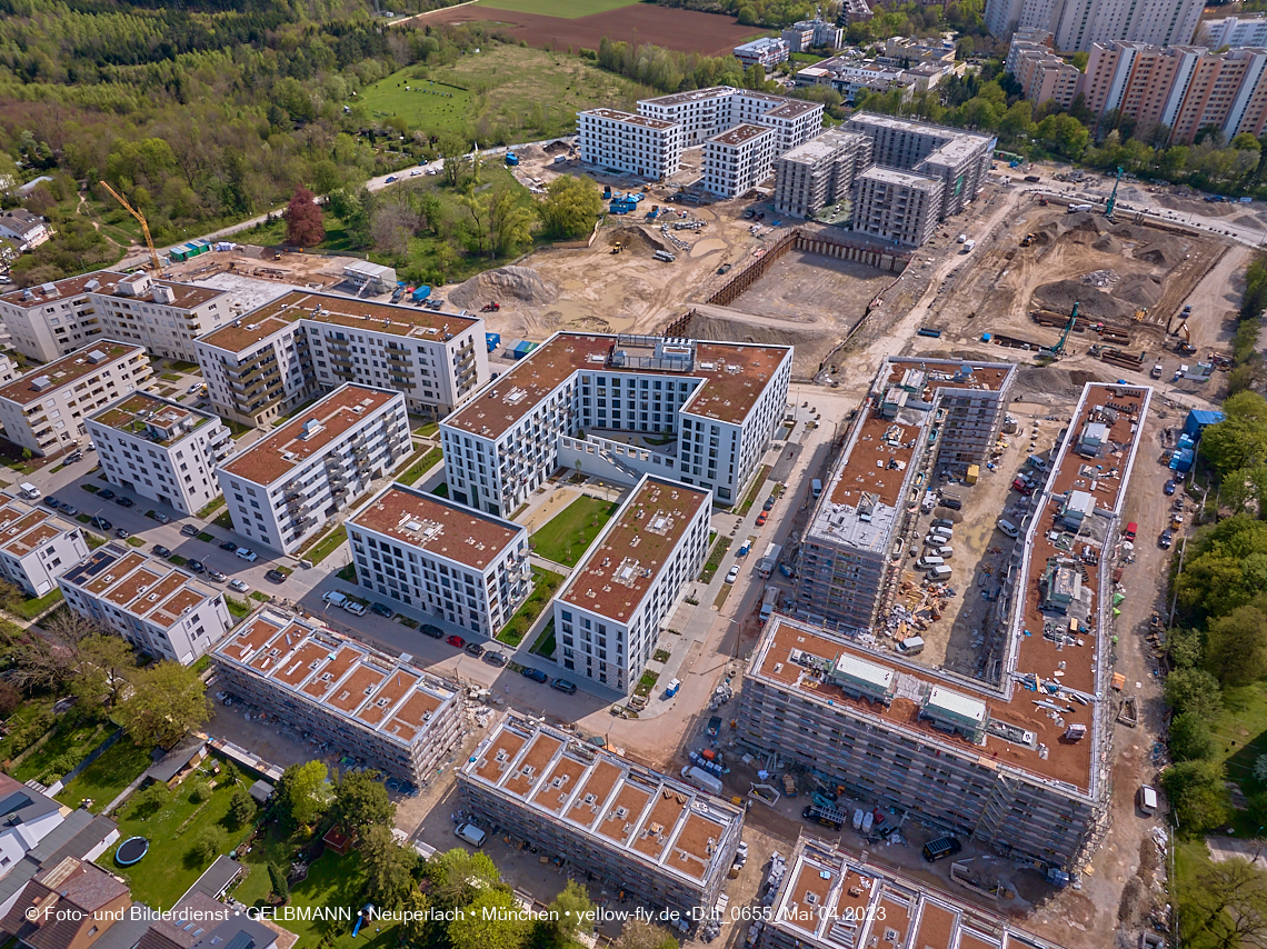 04.05.2023 - Luftbilder vom Alexisqaurtier und Pandion Verde in Neuperlach